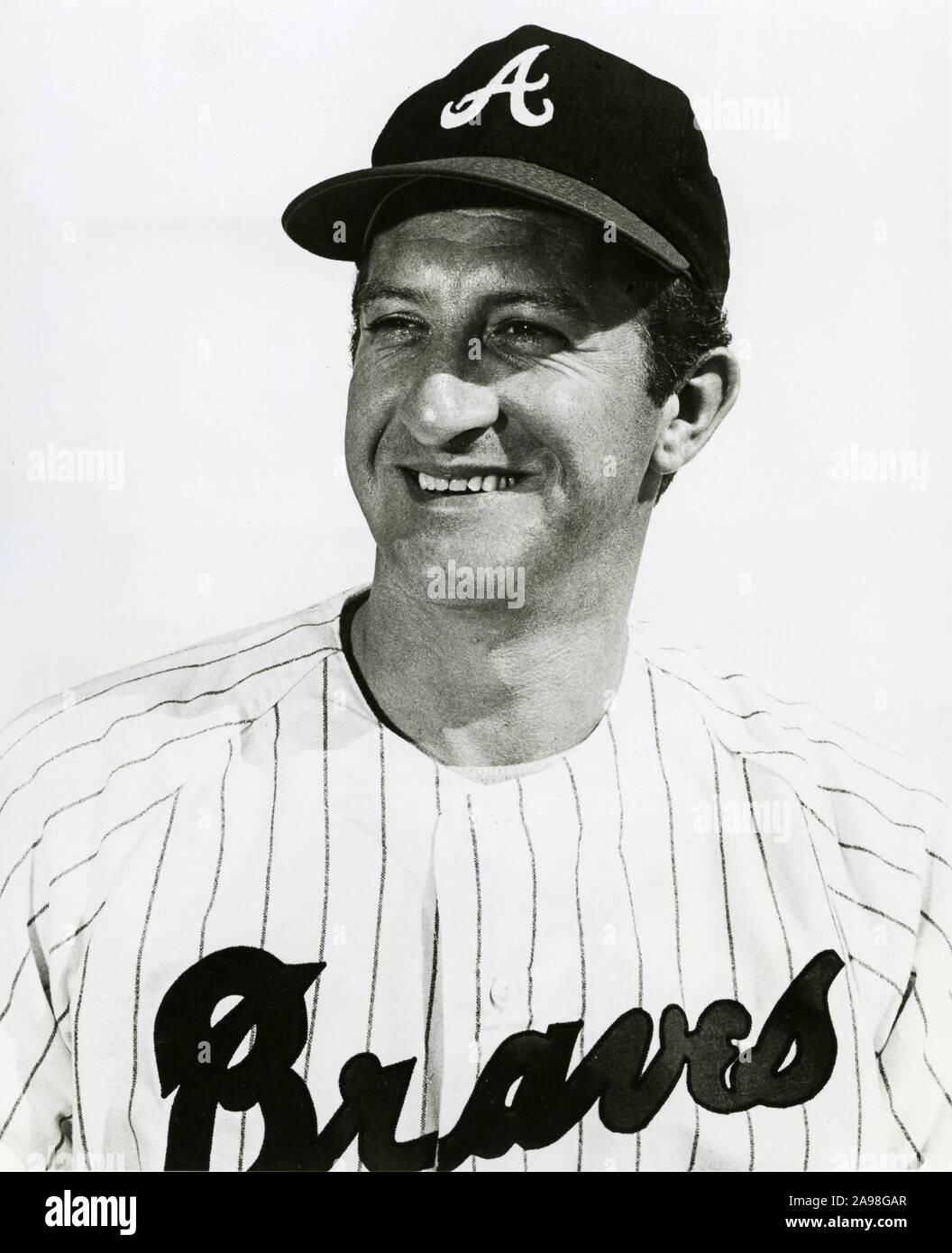 bob-uecker-longtime-milwaukee-brewers-announcer-known-as-mr-baseball-dies-at-age-90-cbs-news.jpg Bob Uecker, longtime Milwaukee Brewers announcer known as “Mr. Baseball,” dies at age 90 – CBS News