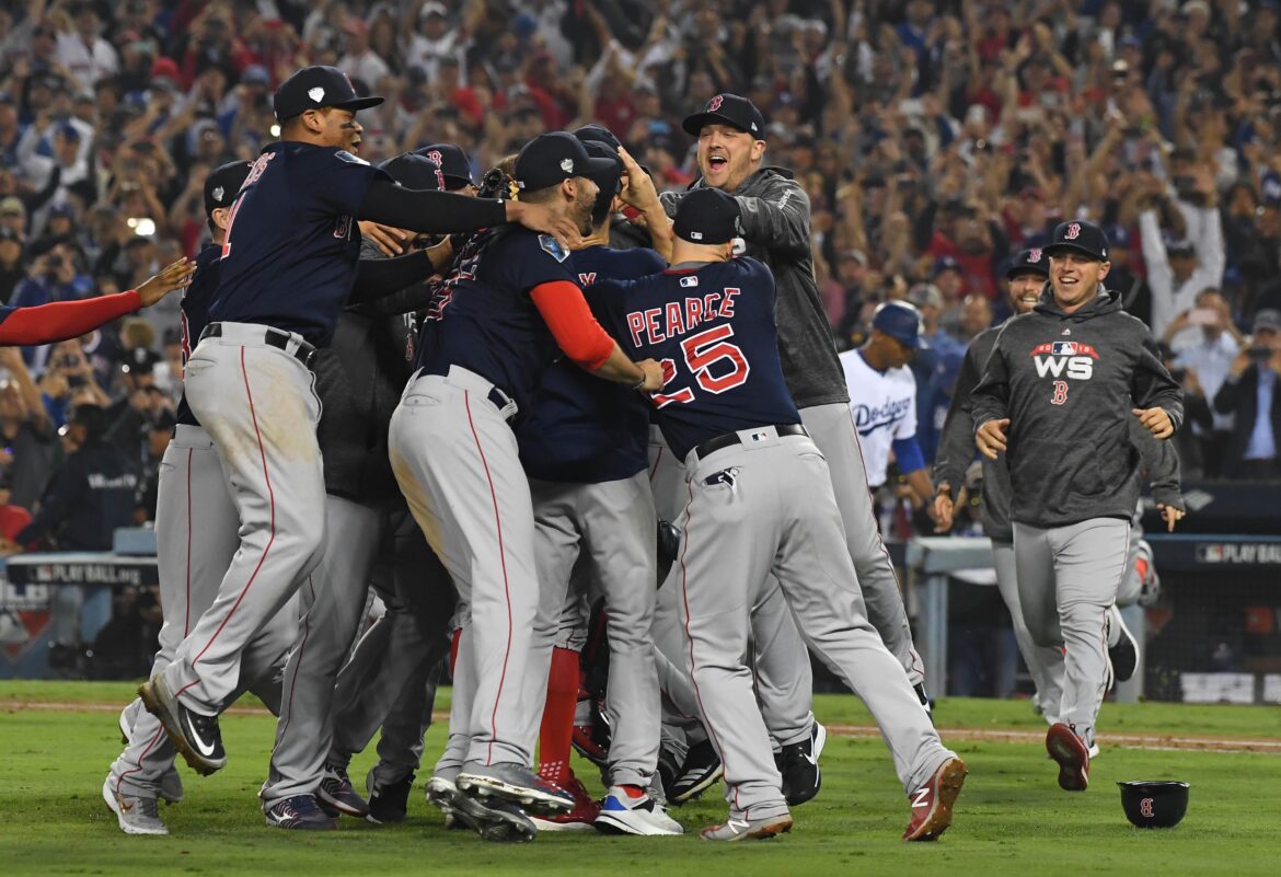 New MLB rumors reveal deteriorating relationship between Boston Red Sox locker room and Rafael Devers – Yahoo Sports