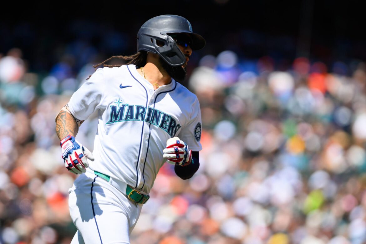 Photos: Seattle Mariners lose to Baltimore Orioles, 3-2 – Yakima Herald-Republic