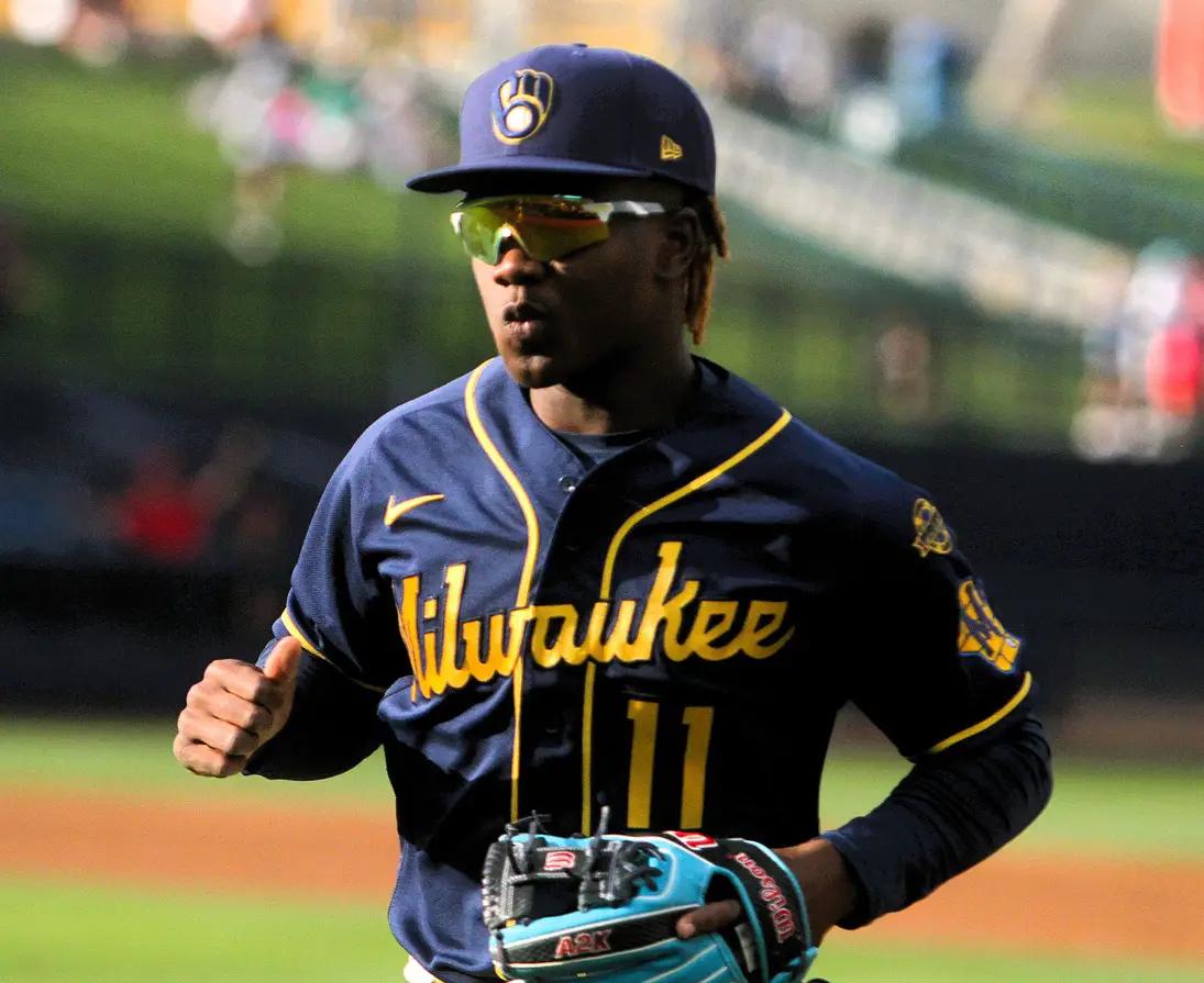 milwaukee-brewers-prospect-earns-huge-compliments-in-latest-rankings-sports-illustrated.jpg Milwaukee Brewers’ Prospect Earns Huge Compliments in Latest Rankings – Sports Illustrated