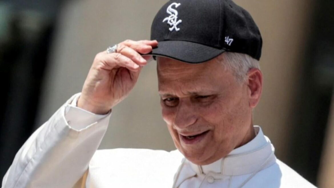 Confirmed fan Pope Leo XIV wears White Sox hat at Vatican: ‘That’s awesome’ – MLB.com
