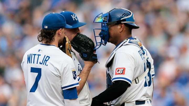 photos-royals-handed-six-straight-loss-against-the-athletics-this-past-weekend-kansas-city-pitch.jpg Photos: Royals handed six straight loss against the Athletics this past weekend – Kansas City Pitch