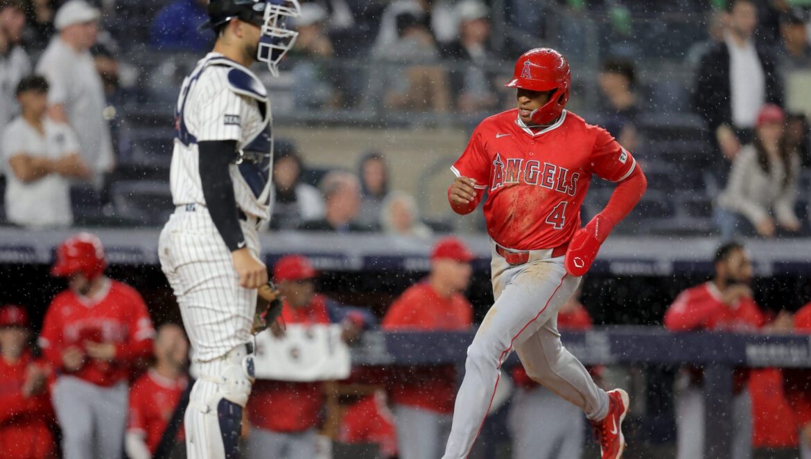 moore-makes-little-c-mo-happy-in-yankee-stadium-homecoming-mlb-com.jpg Moore makes ‘Little C-Mo’ happy in Yankee Stadium homecoming – MLB.com