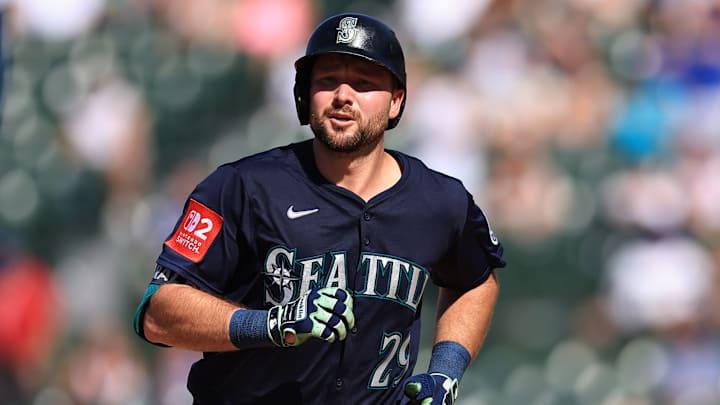 mariners-cal-raleigh-smashes-mlb-leading-31st-home-run-a-two-run-shot-vs-cubs-fox-sports.jpg Mariners’ Cal Raleigh smashes MLB-leading 31st home run, a two-run shot vs. Cubs – FOX Sports