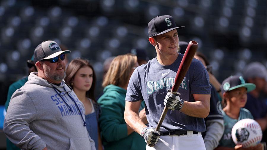 colt-emerson-seattle-mariners-top-prospect-captures-impressive-milb-award-sports-illustrated.jpg Colt Emerson, Seattle Mariners Top Prospect, Captures Impressive MiLB Award – Sports Illustrated