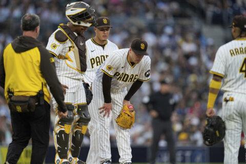 padres-rookie-righty-bergert-knocked-out-of-game-by-line-drive-off-his-pitching-elbow-yahoo-sports.jpg Padres rookie righty Bergert knocked out of game by line drive off his pitching elbow – Yahoo Sports