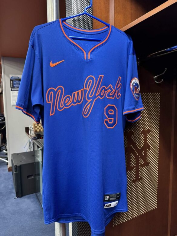 New York Mets Debut New Road Alternate Jersey…At Home – Uni Watch