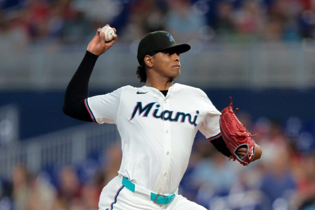 Marlins rally from 4 runs down to beat D-backs in 10 innings – Reuters