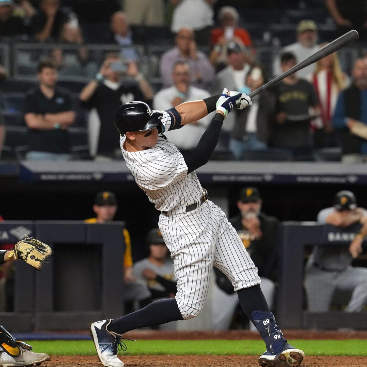 Judge’s 33rd homer, double play started by Bellinger leads Yankees over Mets, stopping 6-game slide – Yahoo Sports
