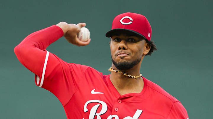 cincinnati-reds-ace-provides-concerning-injury-update-sports-illustrated.jpg Cincinnati Reds Ace Provides Concerning Injury Update – Sports Illustrated