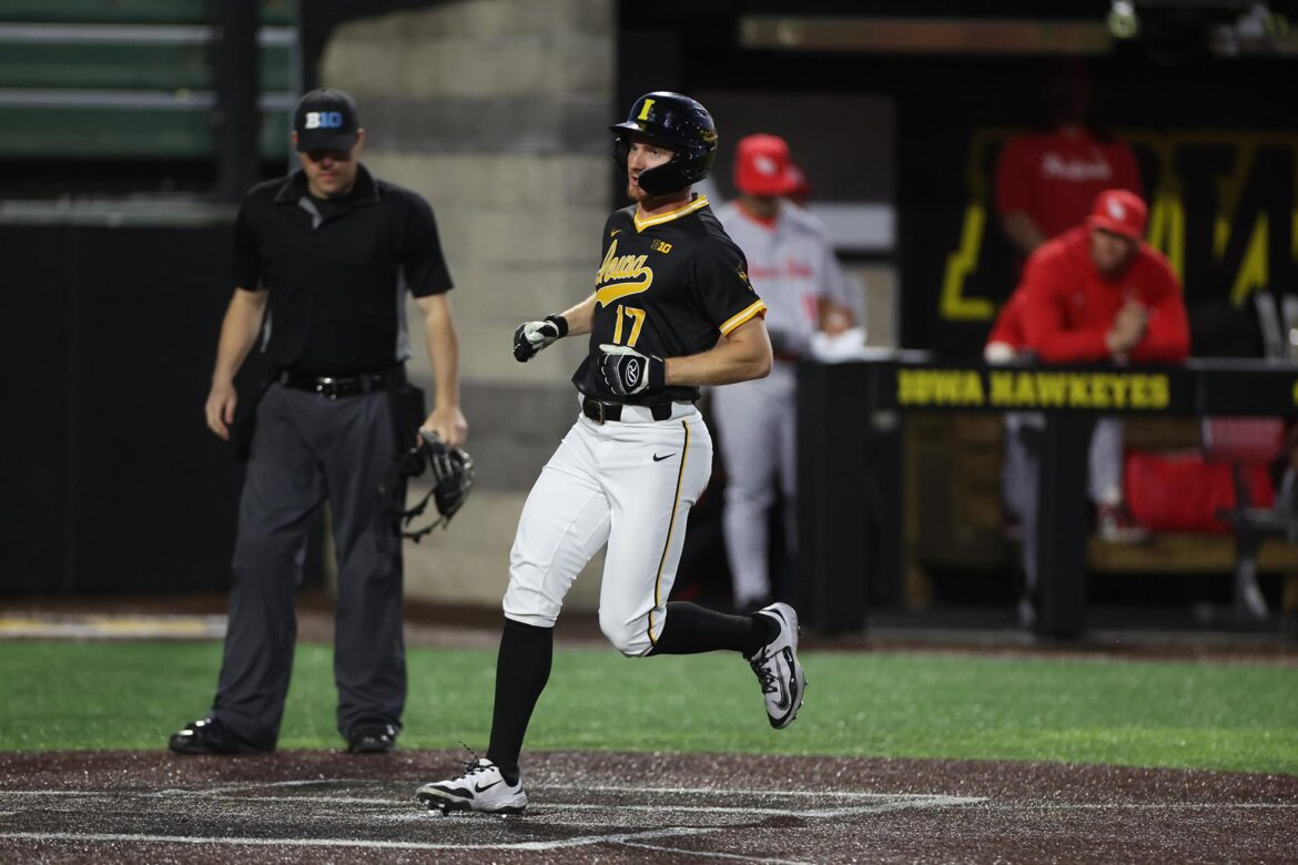 chicago-white-sox-draft-iowa-baseballs-daniel-wright-in-10th-round-of-2025-mlb-draft-hawk-central.jpg Chicago White Sox draft Iowa baseball’s Daniel Wright in 10th round of 2025 MLB Draft – Hawk Central