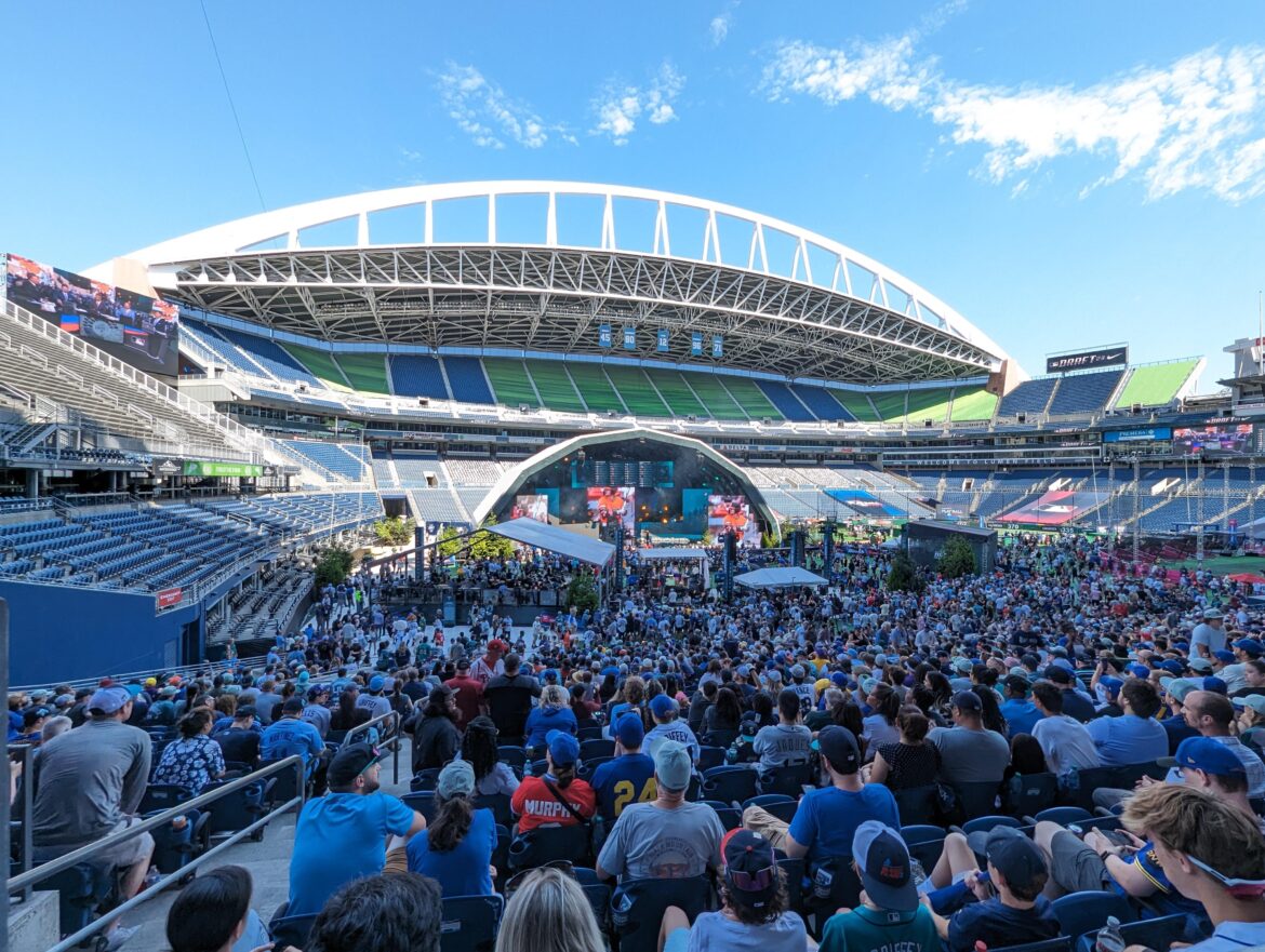 mlb-draft-open-thread-there-will-be-three-new-cubs-tonight-bleed-cubbie-blue.jpg MLB Draft Open Thread: There will be three new Cubs tonight – Bleed Cubbie Blue