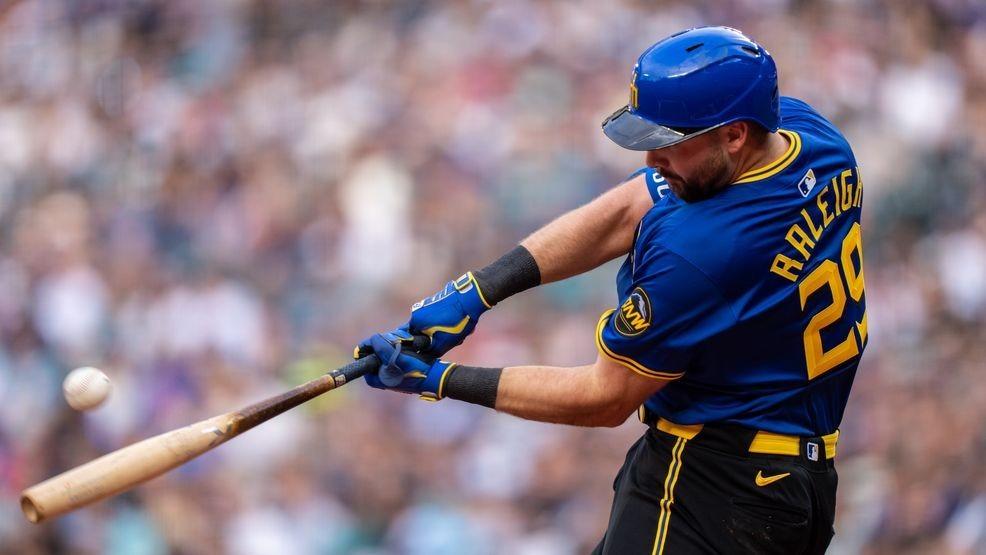 Cal Raleigh Joins MLB Hall of Famer in Mariners Home Run History Books – Yahoo Sports