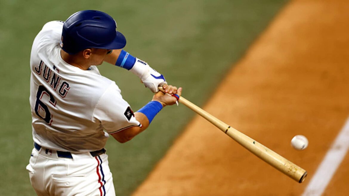 joc-jung-deliver-stunning-hrs-as-rangers-walk-off-yanks-mlb-com.jpg Joc, Jung deliver stunning HRs as Rangers walk off Yanks – MLB.com