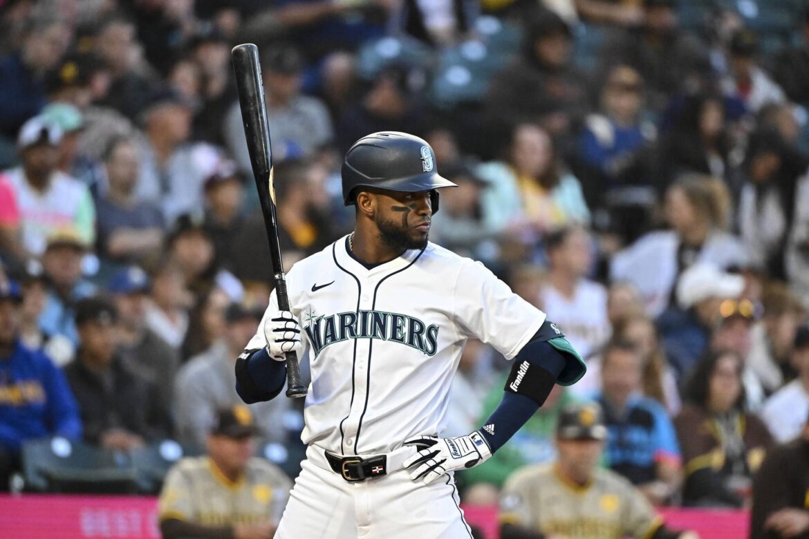 Seattle Mariners star Victor Robles issues public apology after throwing bat at rival in shocking incident – The US Sun