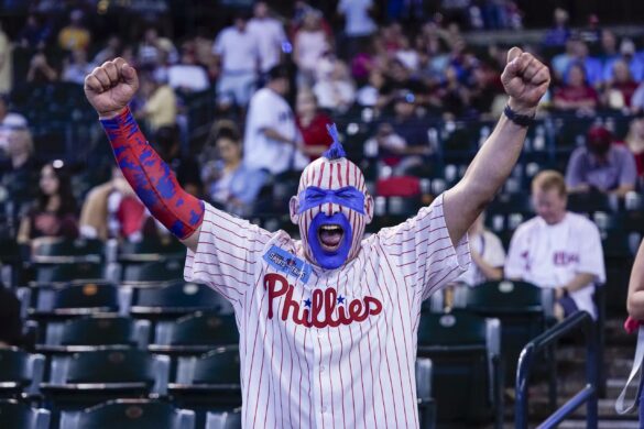 Young Phillies fan’s heartbreaking response to being bullied into handing over home run baseball – New York Post