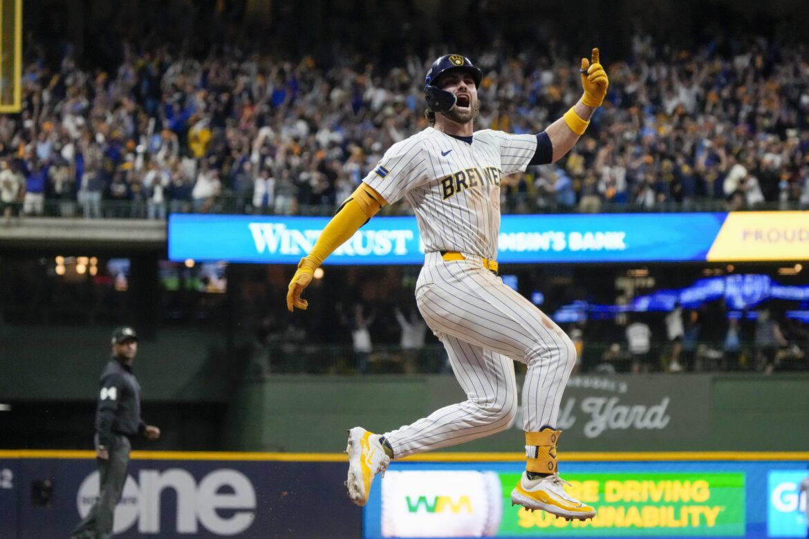 pat-murphy-reads-emotional-bob-uecker-message-after-brewers-clinch-mlb-playoff-spot-new-york-post.jpg Pat Murphy reads emotional Bob Uecker message after Brewers clinch MLB playoff spot – New York Post