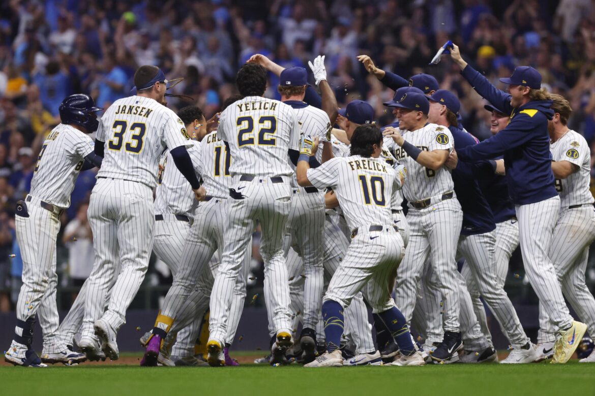 On clinch night, Brewers rally from five down to win on Andruw Monasterio’s dramatic walk-off hit – Milwaukee Journal Sentinel