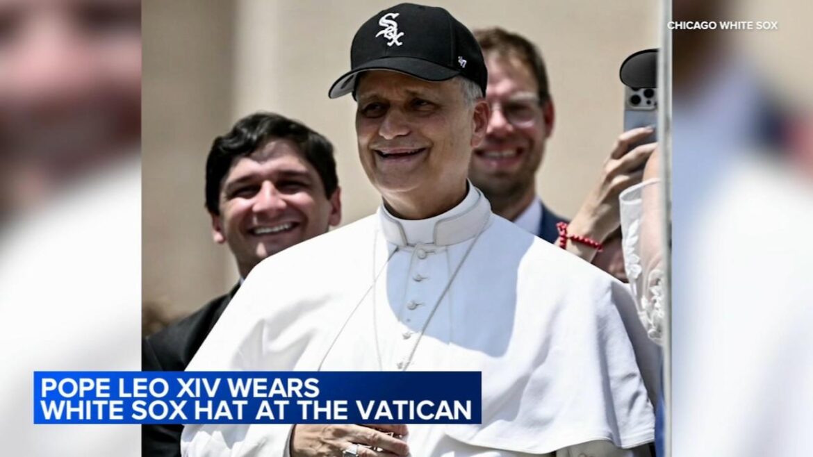 pope-leo-xiv-wears-chicago-white-sox-baseball-hat-at-the-vatican-abc7-chicago.jpg Pope Leo XIV wears Chicago White Sox baseball hat at the Vatican – ABC7 Chicago