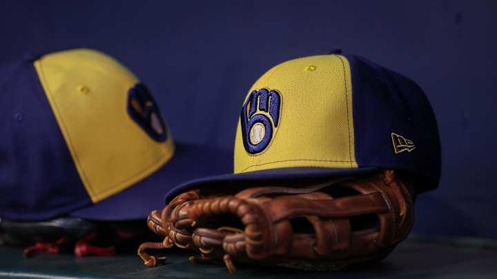 Brewers Pending Free Agent Undergoes Elbow Surgery – Sports Illustrated