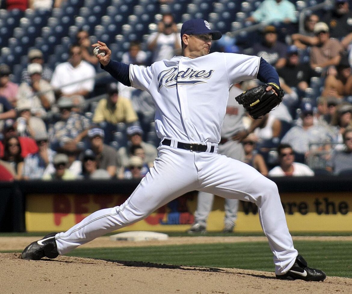 hoffman-thrills-san-diego-crowd-with-record-save-baseball-hall-of-fame.jpg Hoffman thrills San Diego crowd with record save – Baseball Hall of Fame