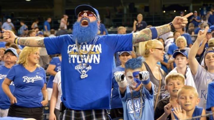 Royals fan threatened with arrest after catching home run ball, lawsuit alleges – Kansas City Star
