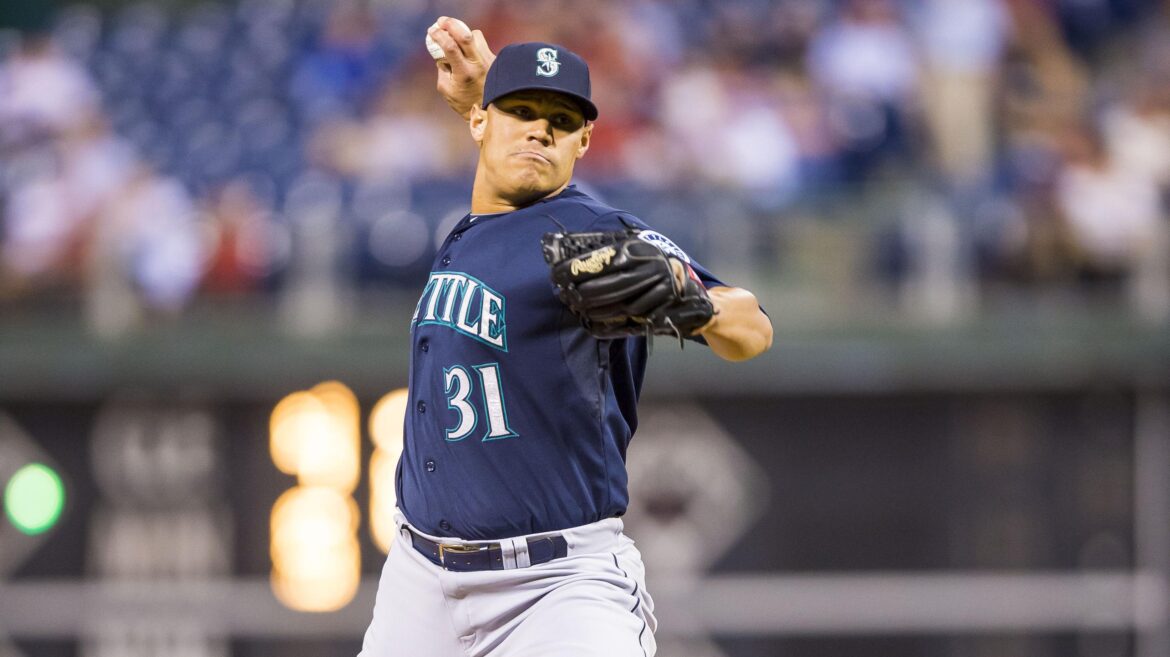 Former MLB Pitcher Yoervis Medina Dies at 37, Played 3 Seasons for Mariners, Cubs – Bleacher Report