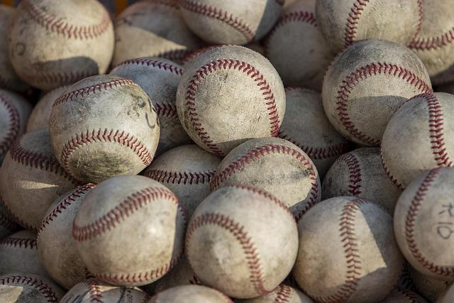 Tommy John shares message thanking fans and teammates as he battles health issues – mlb.com